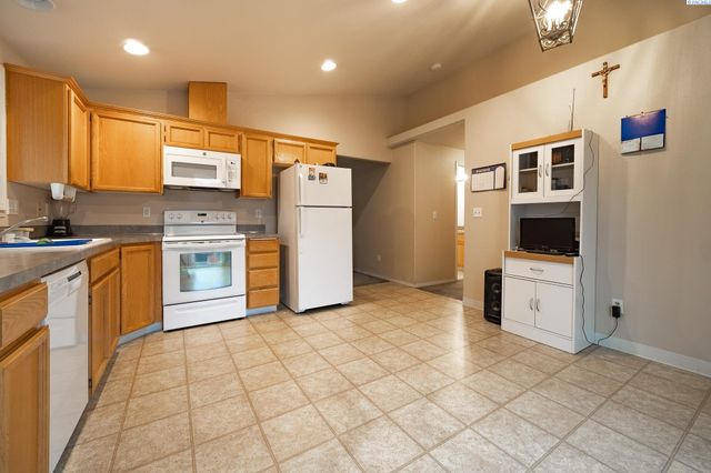 7607 Vendovi, Pasco, WA 99301