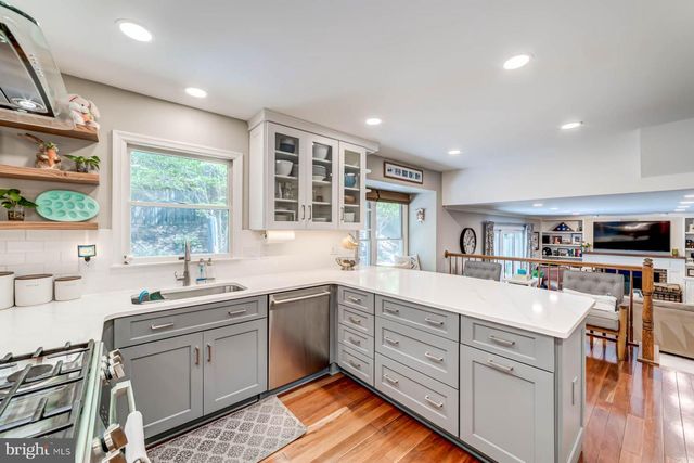 13930 S SPRINGS DR, Clifton, VA 20124