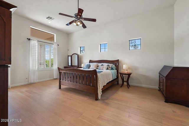 14 W SUMMERSET Drive, Phoenix, AZ 85085
