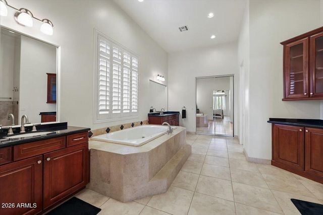 14 W SUMMERSET Drive, Phoenix, AZ 85085