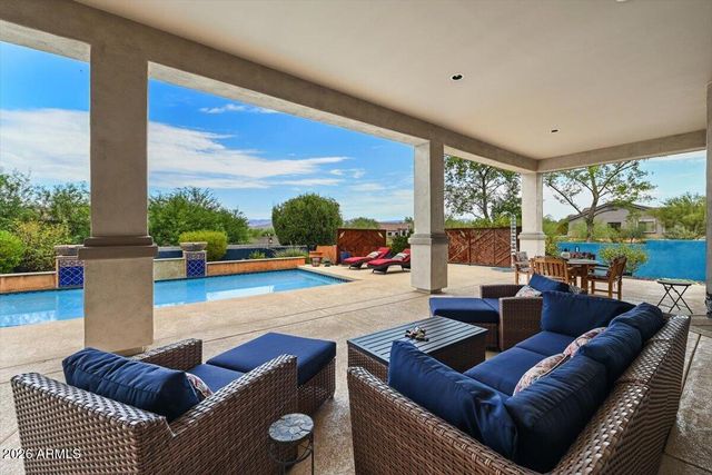 14 W SUMMERSET Drive, Phoenix, AZ 85085