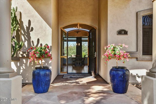 14 W SUMMERSET Drive, Phoenix, AZ 85085