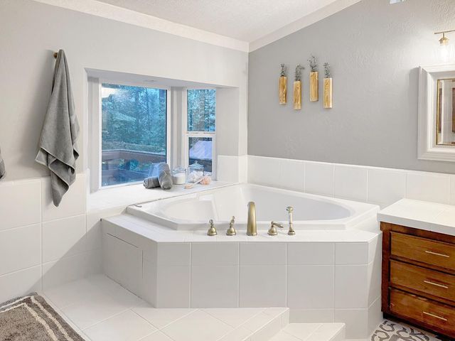 16878 Pasquale Rd, Nevada City, CA 95959