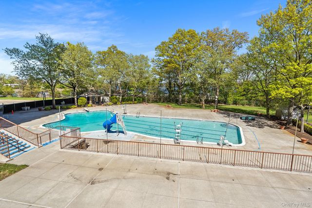 1785 215th Street 4L, Bayside, NY 11360