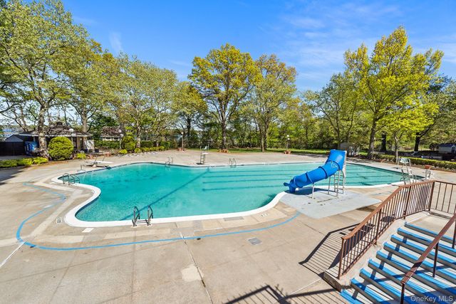 1785 215th Street 4L, Bayside, NY 11360