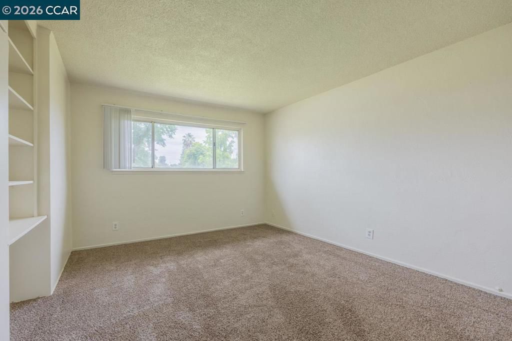 Image 10 of property listing at 6118 Rutland Dr, Carmichael, CA 95608