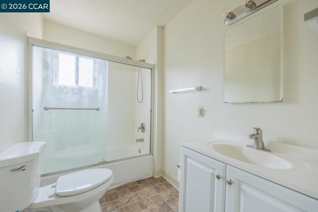 Image 14 of property listing at 6118 Rutland Dr, Carmichael, CA 95608