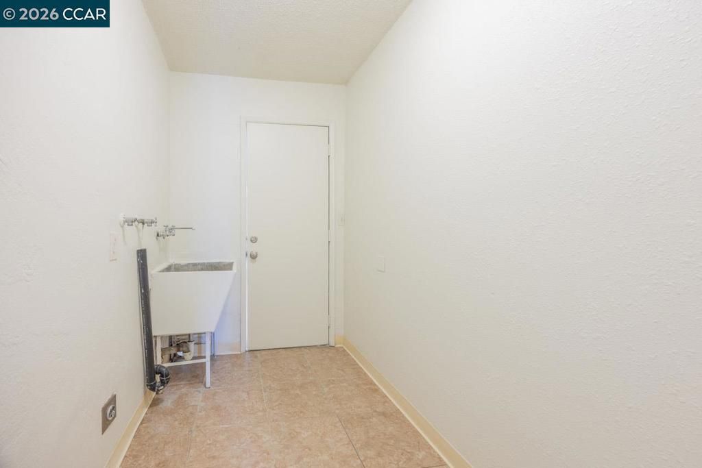 Image 15 of property listing at 6118 Rutland Dr, Carmichael, CA 95608