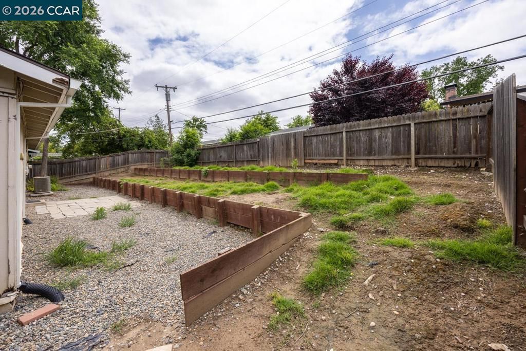 Image 16 of property listing at 6118 Rutland Dr, Carmichael, CA 95608