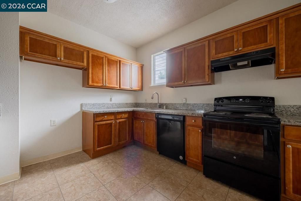 Image 5 of property listing at 6118 Rutland Dr, Carmichael, CA 95608