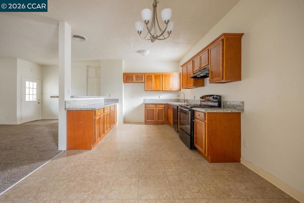 Image 7 of property listing at 6118 Rutland Dr, Carmichael, CA 95608