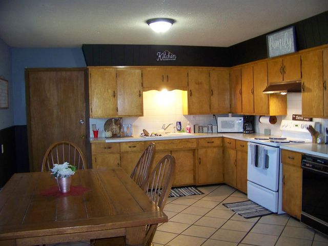 12409 State Route E, West Plains, MO 65775