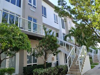 6415 NW 102nd Path 208, Doral, FL 33178