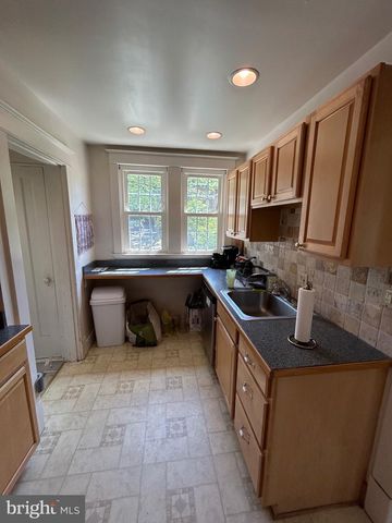 1301 N KIRKWOOD, Arlington, VA 22201