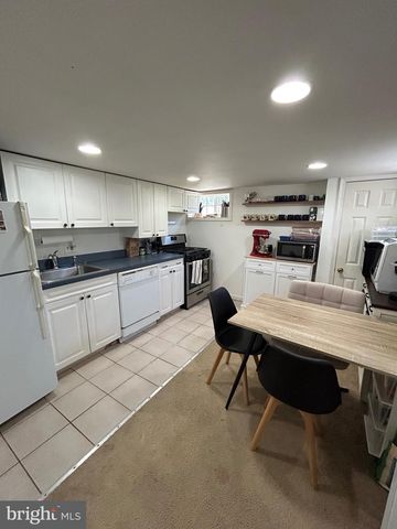 1301 N KIRKWOOD, Arlington, VA 22201