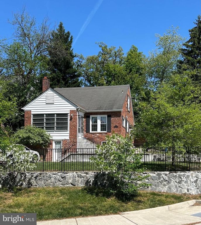 1301 N KIRKWOOD, Arlington, VA 22201
