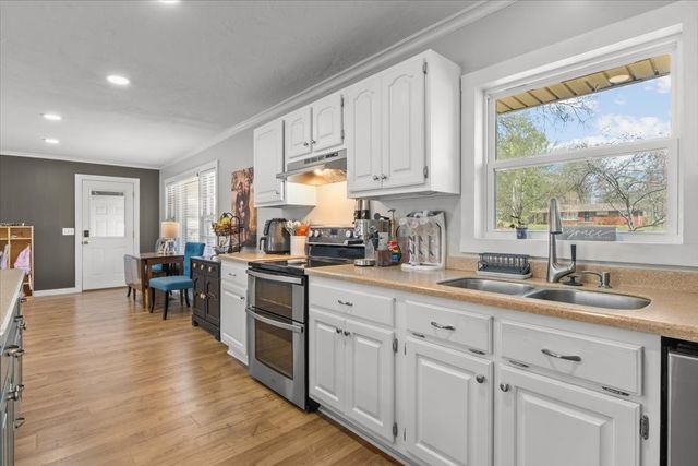 1112 Bridgette St, Paris, TN 38242