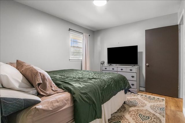 1112 Bridgette St, Paris, TN 38242