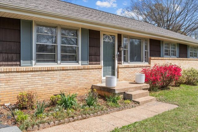 1112 Bridgette St, Paris, TN 38242