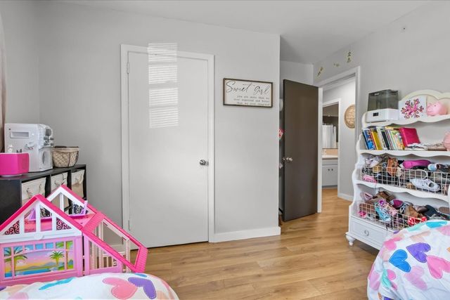 1112 Bridgette St, Paris, TN 38242