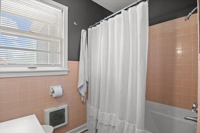 1112 Bridgette St, Paris, TN 38242