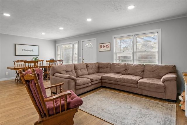 1112 Bridgette St, Paris, TN 38242