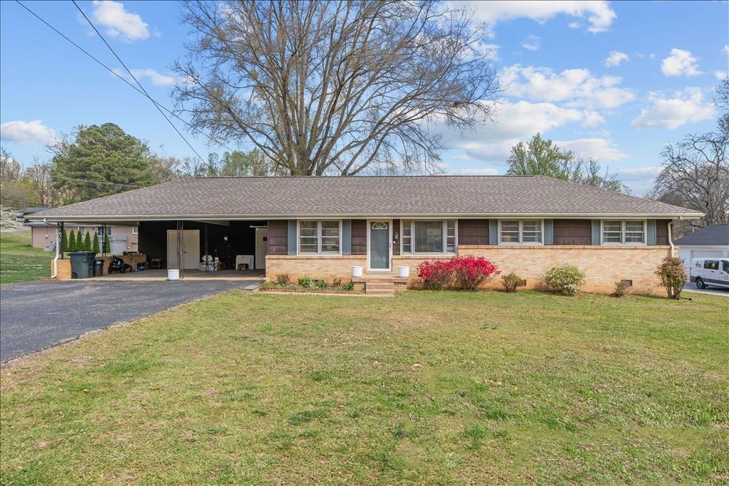 1112 Bridgette St, Paris, TN 38242