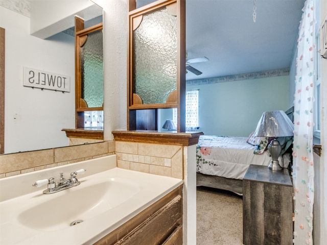 3900 Chetwood Drive, Del City, OK 73115