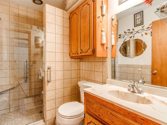 3900 Chetwood Drive, Del City, OK 73115
