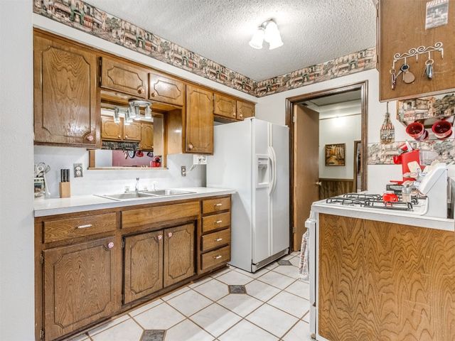 3900 Chetwood Drive, Del City, OK 73115