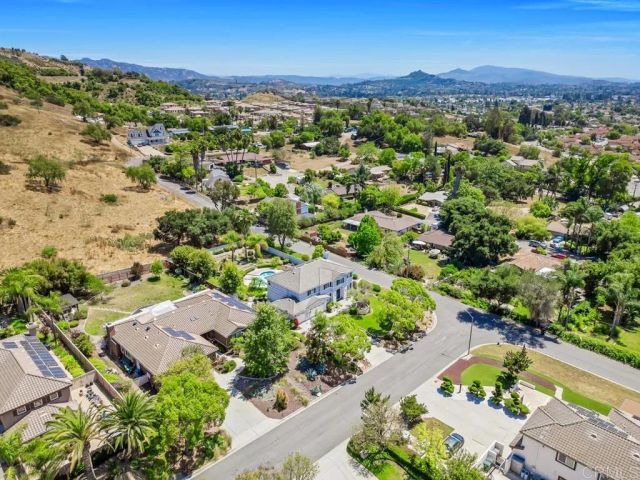 1502 Glasgow Lane, Escondido, CA 92027