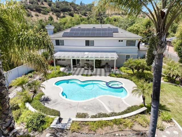1502 Glasgow Lane, Escondido, CA 92027