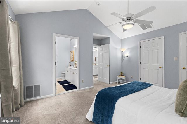 21 CAMBRIDGE CT, Princeton, NJ 08540