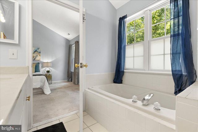 21 CAMBRIDGE CT, Princeton, NJ 08540