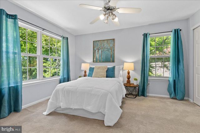 21 CAMBRIDGE CT, Princeton, NJ 08540