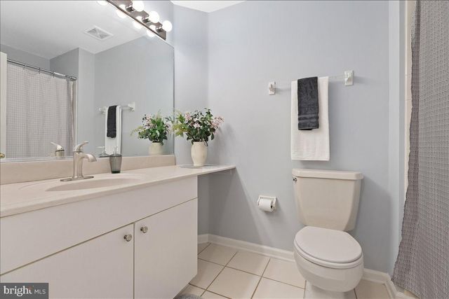 21 CAMBRIDGE CT, Princeton, NJ 08540
