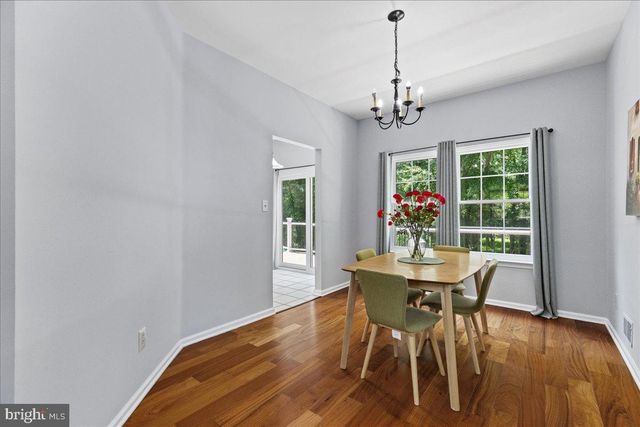 21 CAMBRIDGE CT, Princeton, NJ 08540