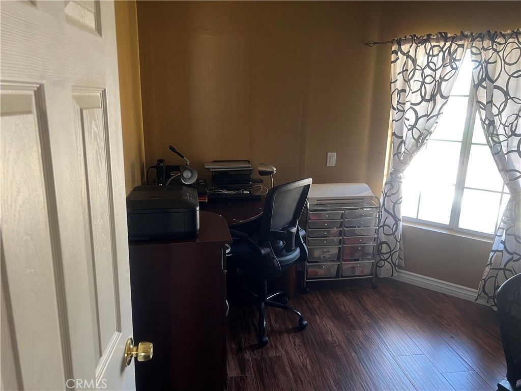 Image 14 of property listing at 13073 Snowview, Victorville, CA 92392