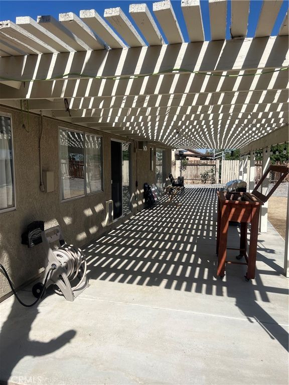 Image 17 of property listing at 13073 Snowview, Victorville, CA 92392