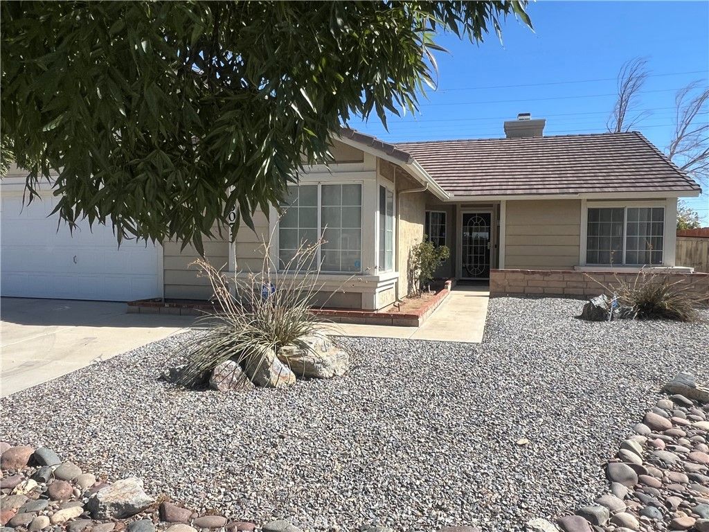 Image 20 of property listing at 13073 Snowview, Victorville, CA 92392