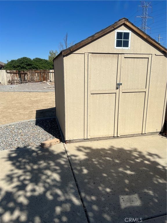 Image 21 of property listing at 13073 Snowview, Victorville, CA 92392