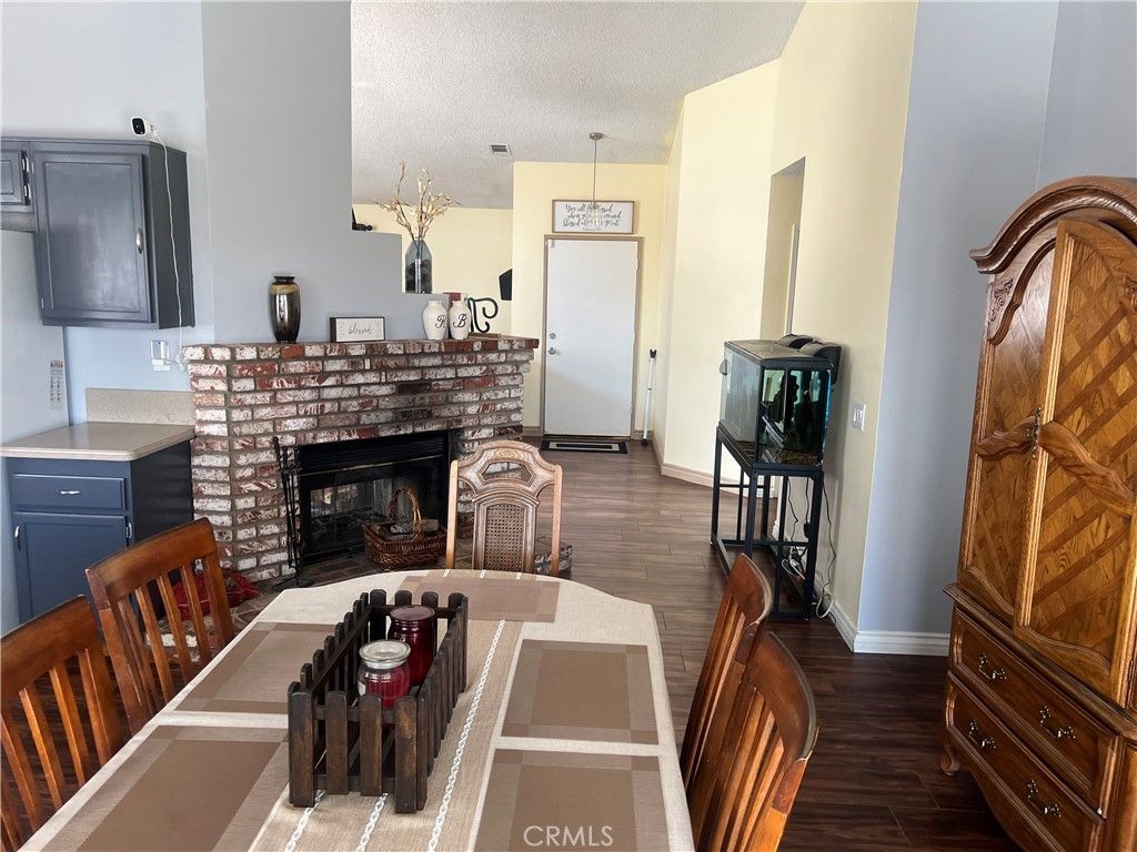 Image 7 of property listing at 13073 Snowview, Victorville, CA 92392