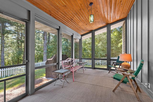 13 Overlook Road, Dellwood, MN 55110