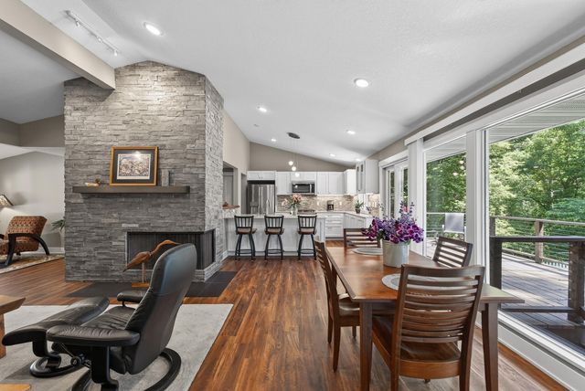 13 Overlook Road, Dellwood, MN 55110