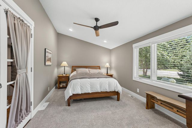13 Overlook Road, Dellwood, MN 55110