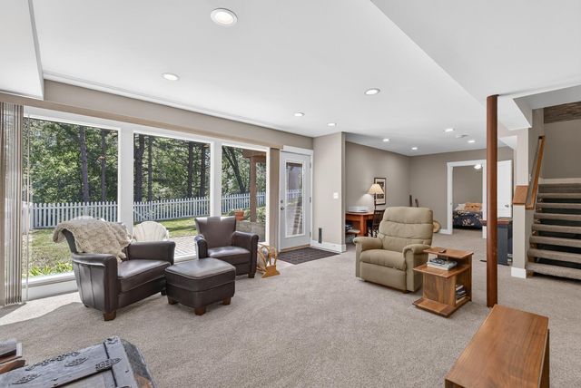 13 Overlook Road, Dellwood, MN 55110