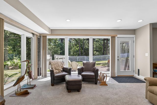 13 Overlook Road, Dellwood, MN 55110
