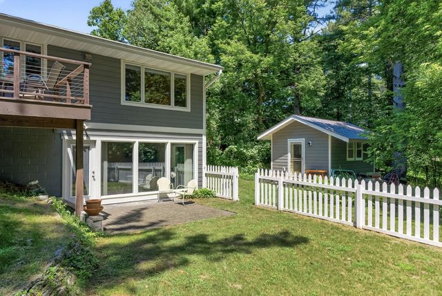 13 Overlook Road, Dellwood, MN 55110