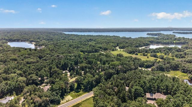 13 Overlook Road, Dellwood, MN 55110