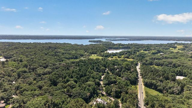 13 Overlook Road, Dellwood, MN 55110